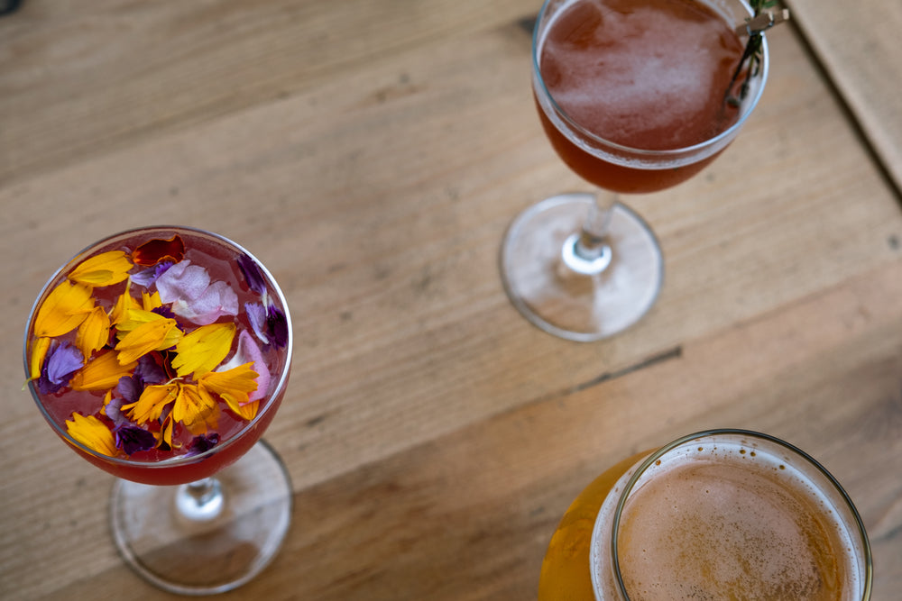 Cocktails at The Lodge at Whitehawk Ranch bar